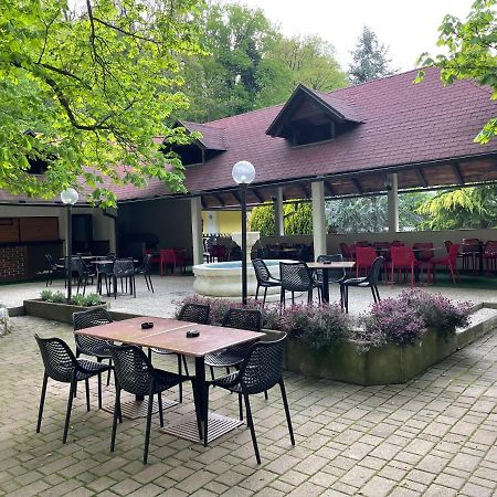 Gostisce Senica Hotell Senovo Exteriör bild