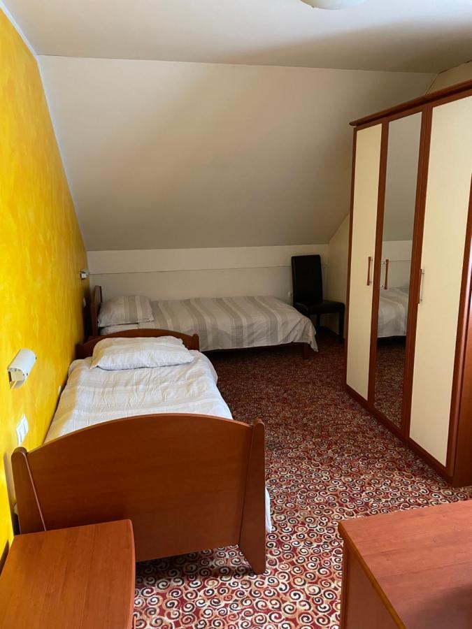 Gostisce Senica Hotell Senovo Exteriör bild