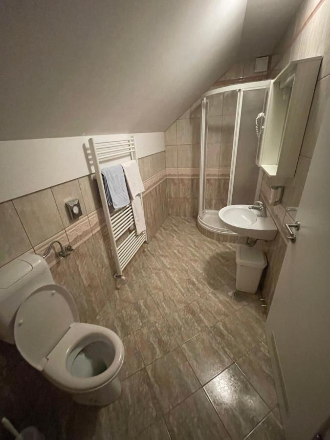 Gostisce Senica Hotell Senovo Exteriör bild