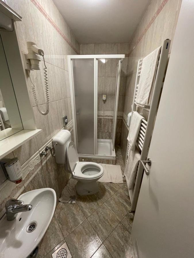 Gostisce Senica Hotell Senovo Exteriör bild